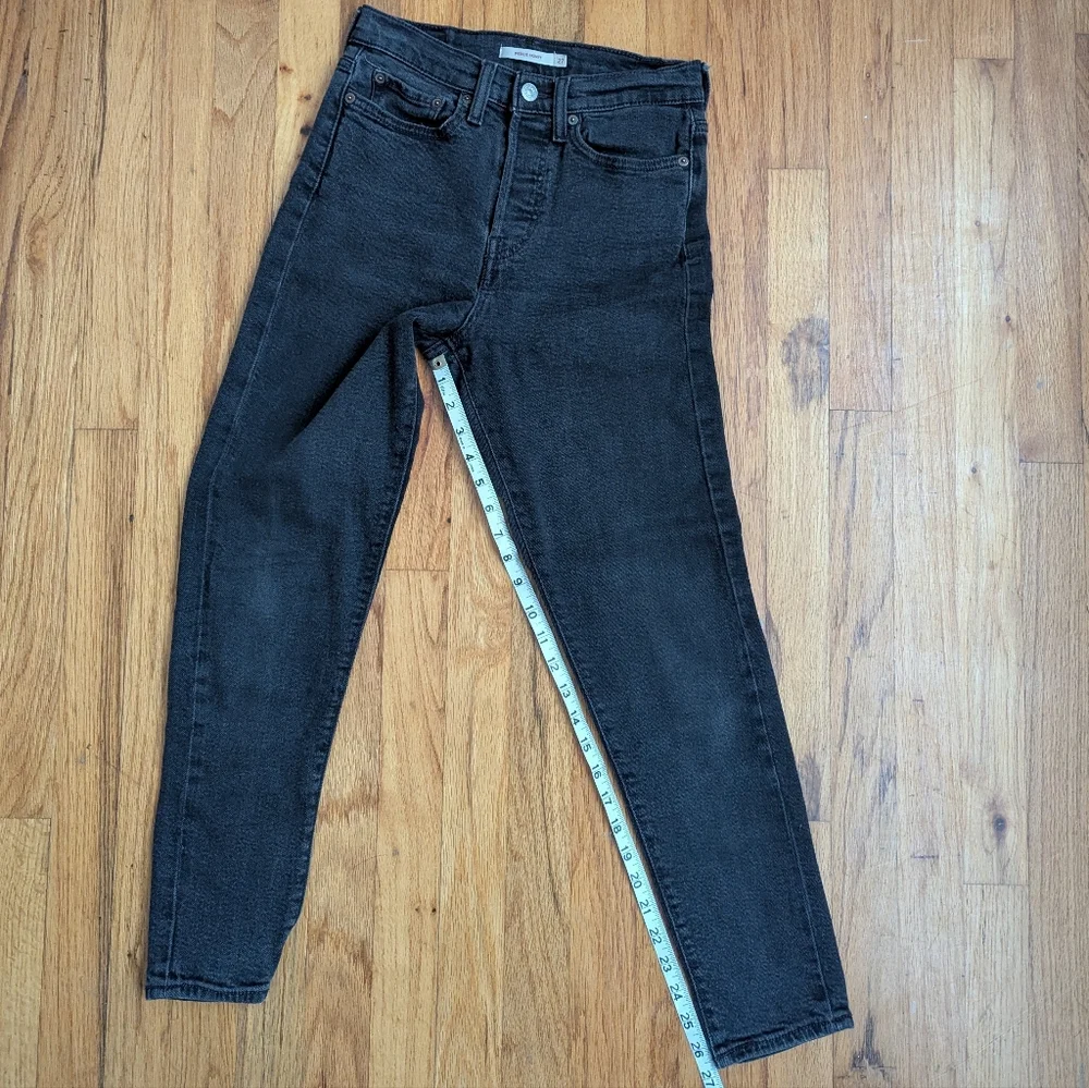 Levi's Wedgie Skinny Black Jeans